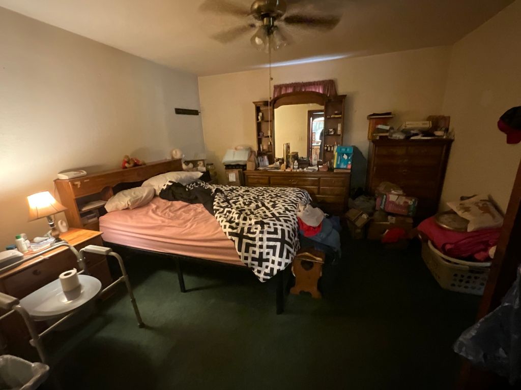 Image 4 of property listing at 213 Maple Street, Odin, IL 62870