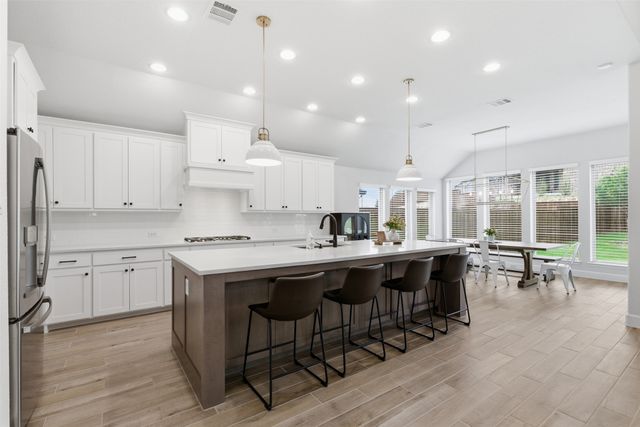 192 Shoreview Drive, Rhome, TX 76078