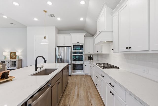 192 Shoreview Drive, Rhome, TX 76078