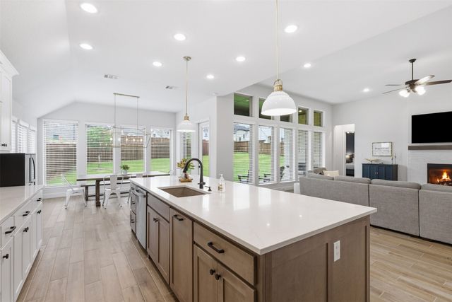 192 Shoreview Drive, Rhome, TX 76078