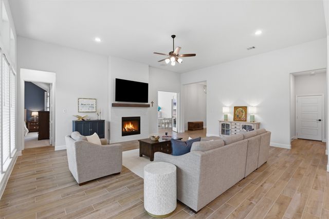 192 Shoreview Drive, Rhome, TX 76078