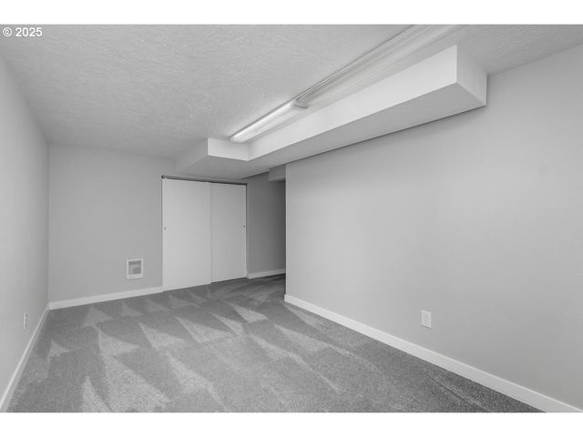 12373 Se 122ND Ave, Happy Valley, OR 97086