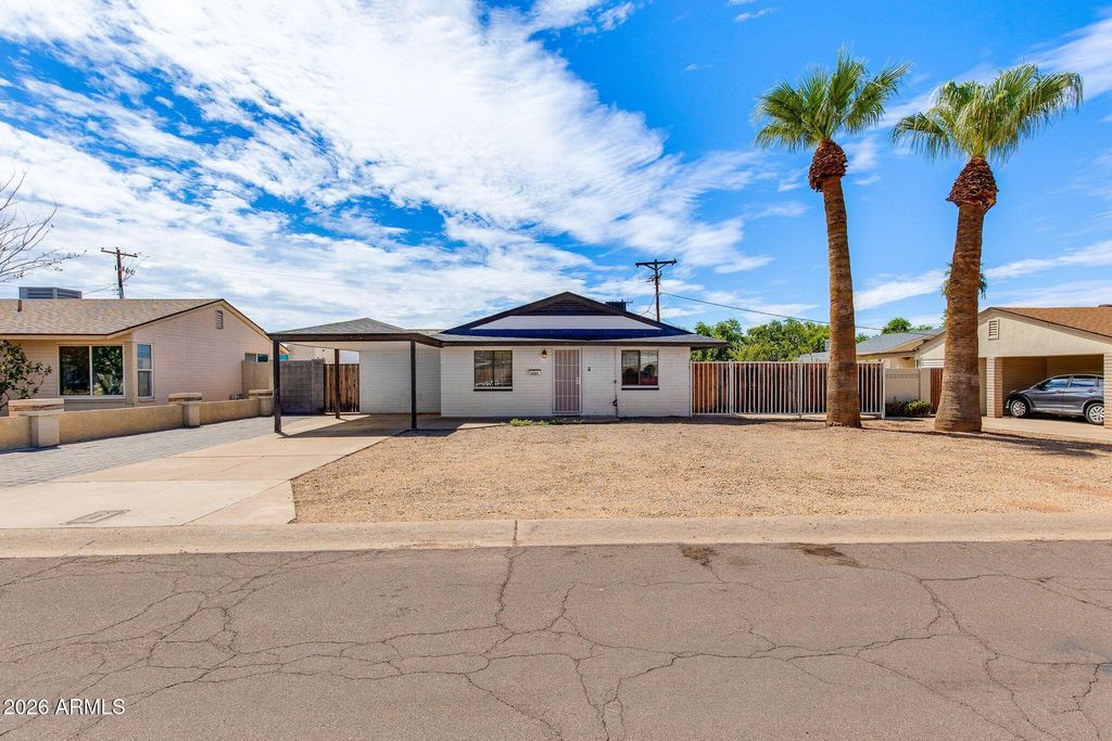4609 E ALMERIA Road, Phoenix, AZ 85008 — photo 2