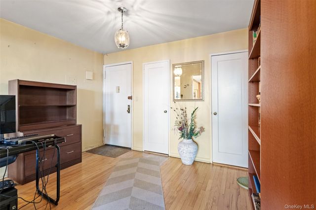 2 Fisher Drive 603, Mount Vernon, NY 10552