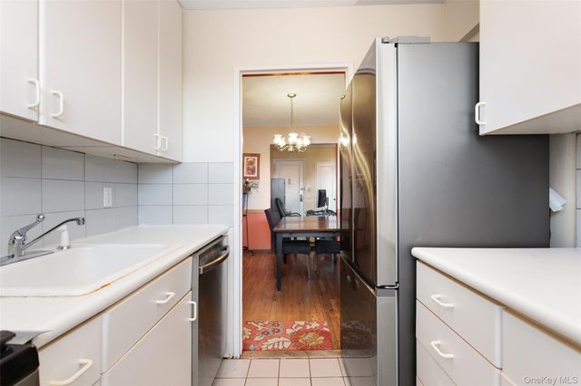 2 Fisher Drive 603, Mount Vernon, NY 10552