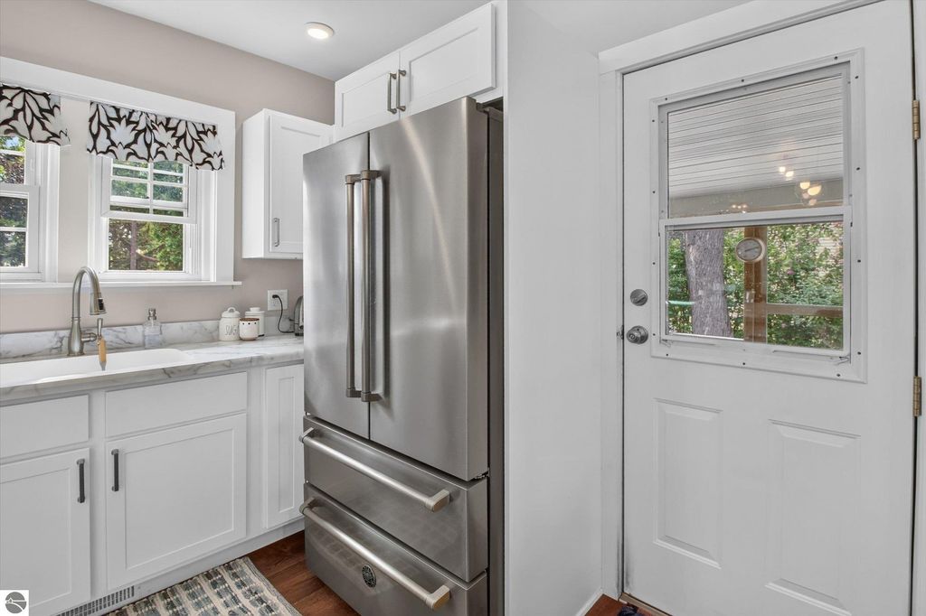 Image 16 of property listing at 501 Woodworth Avenue, Alma, MI 48801