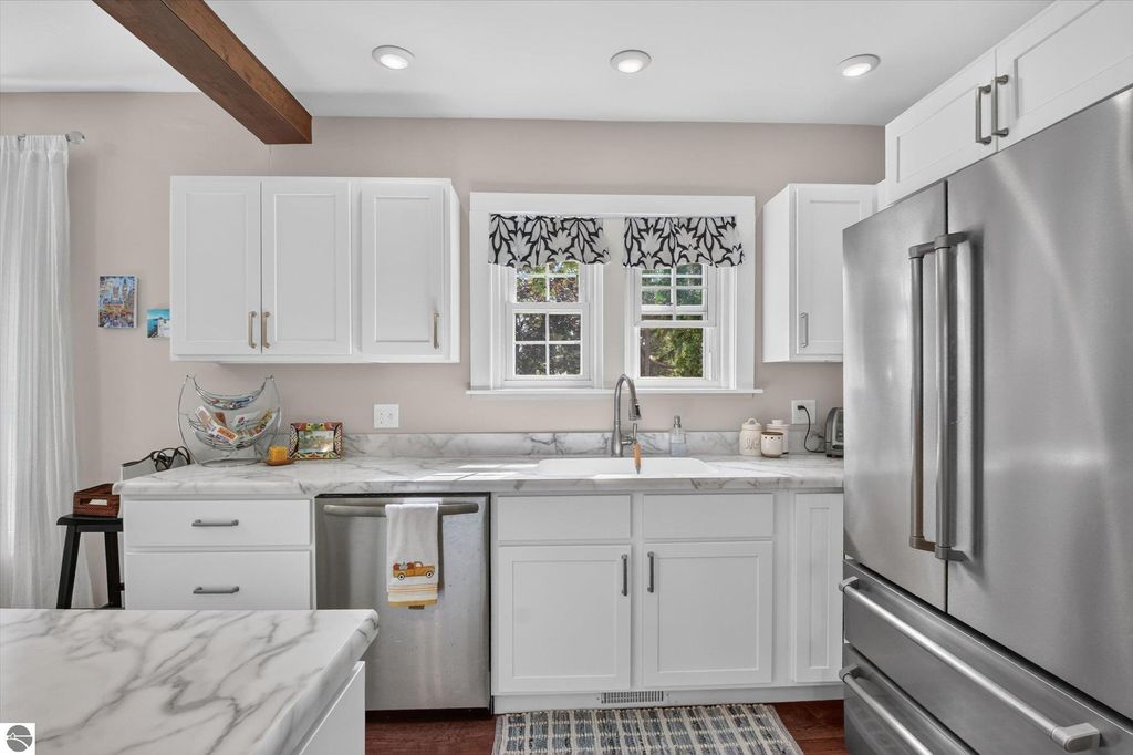 Image 17 of property listing at 501 Woodworth Avenue, Alma, MI 48801