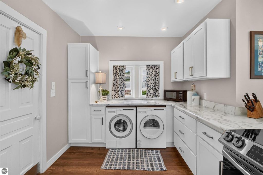 Image 18 of property listing at 501 Woodworth Avenue, Alma, MI 48801