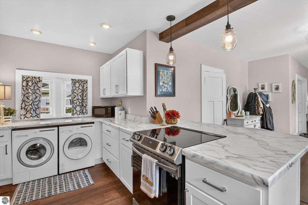 Image 19 of property listing at 501 Woodworth Avenue, Alma, MI 48801