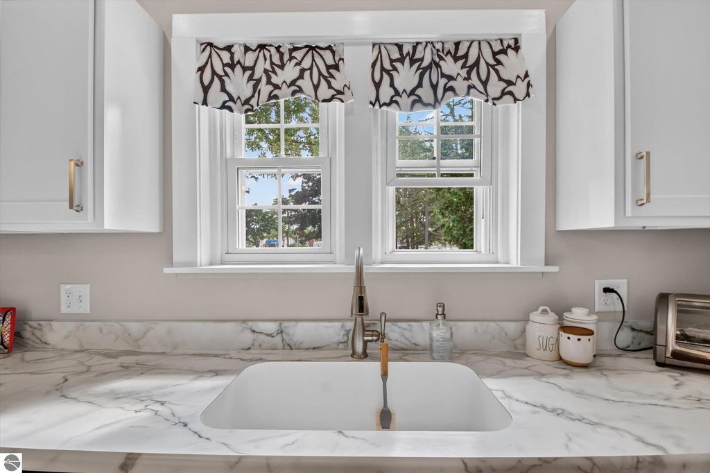 Image 21 of property listing at 501 Woodworth Avenue, Alma, MI 48801