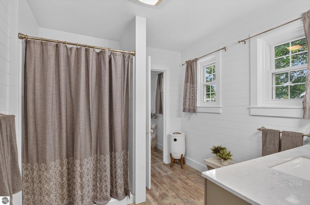 Image 34 of property listing at 501 Woodworth Avenue, Alma, MI 48801