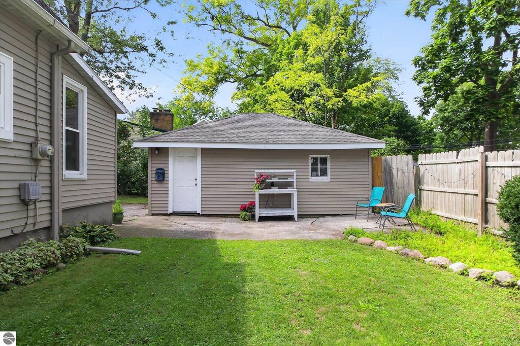 Image 39 of property listing at 501 Woodworth Avenue, Alma, MI 48801