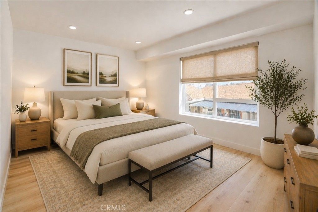 Image 15 of property listing at 542 N Serrano Avenue, Los Angeles, CA 90004