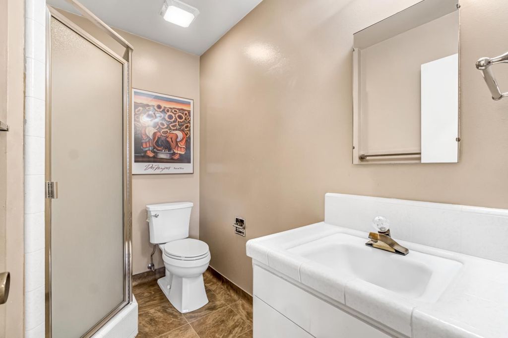 Image 26 of property listing at 6067 N Teilman Avenue, Fresno, CA 93711