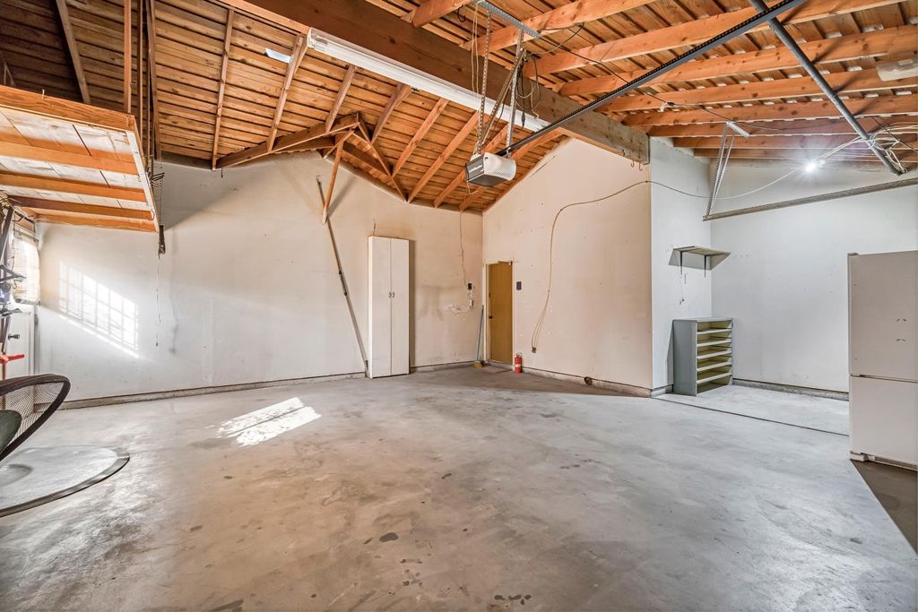 Image 28 of property listing at 6067 N Teilman Avenue, Fresno, CA 93711