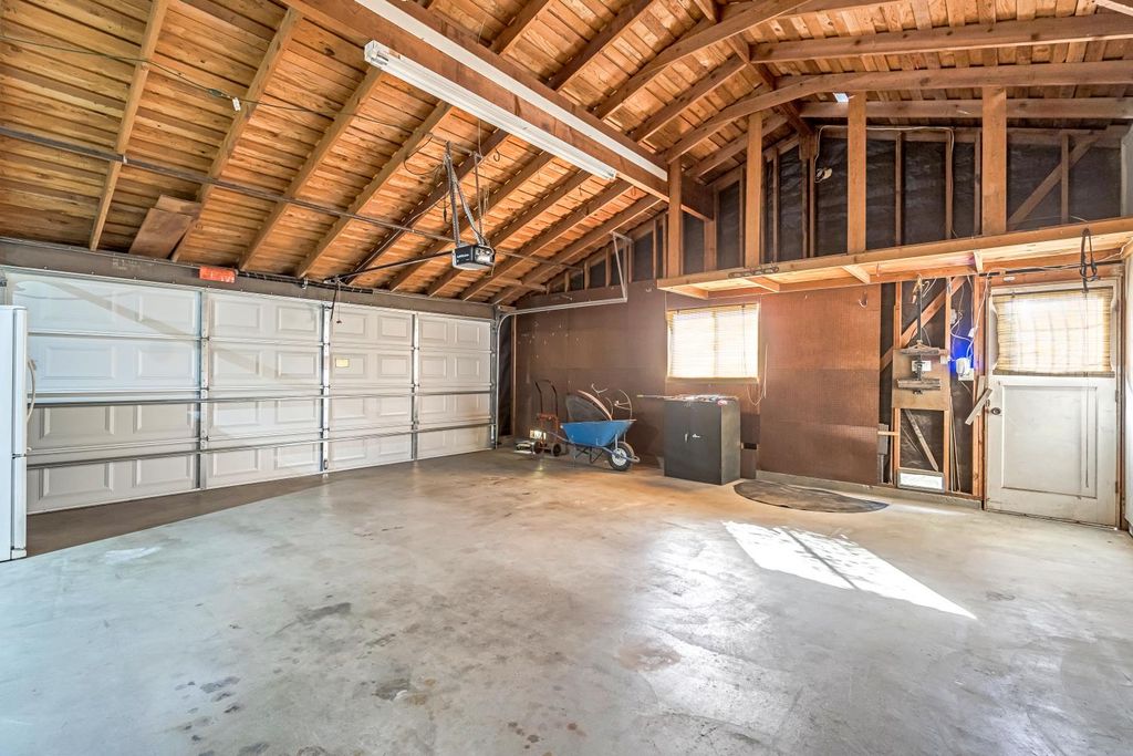 Image 29 of property listing at 6067 N Teilman Avenue, Fresno, CA 93711