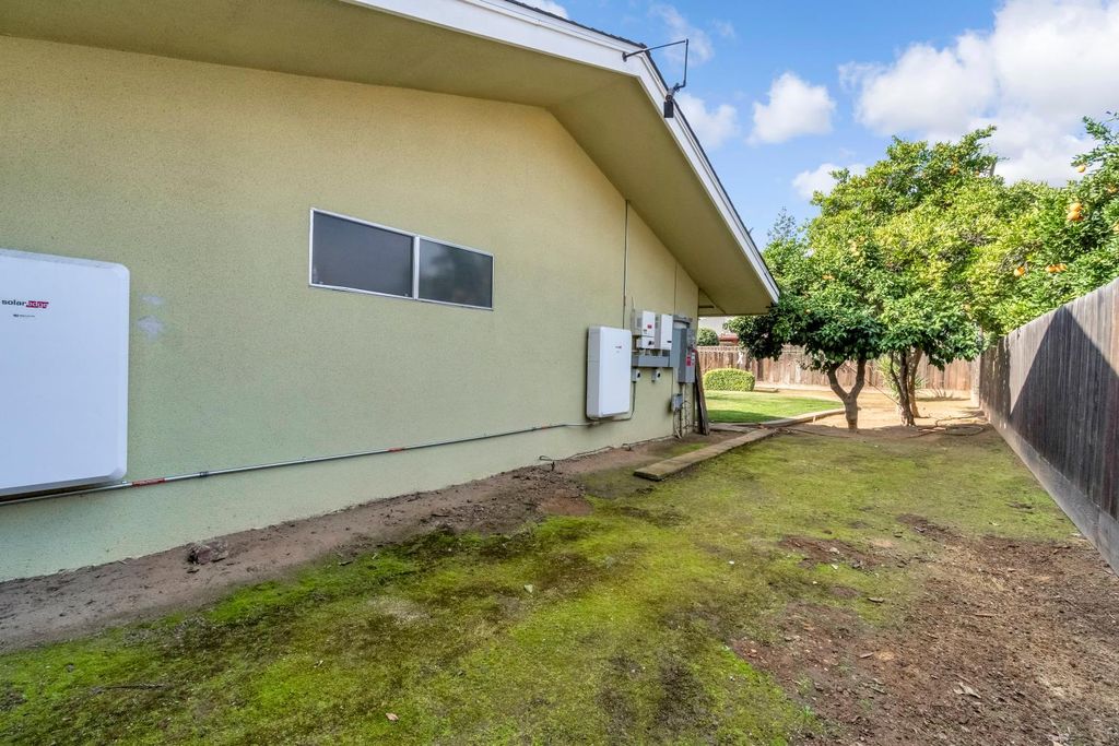Image 34 of property listing at 6067 N Teilman Avenue, Fresno, CA 93711