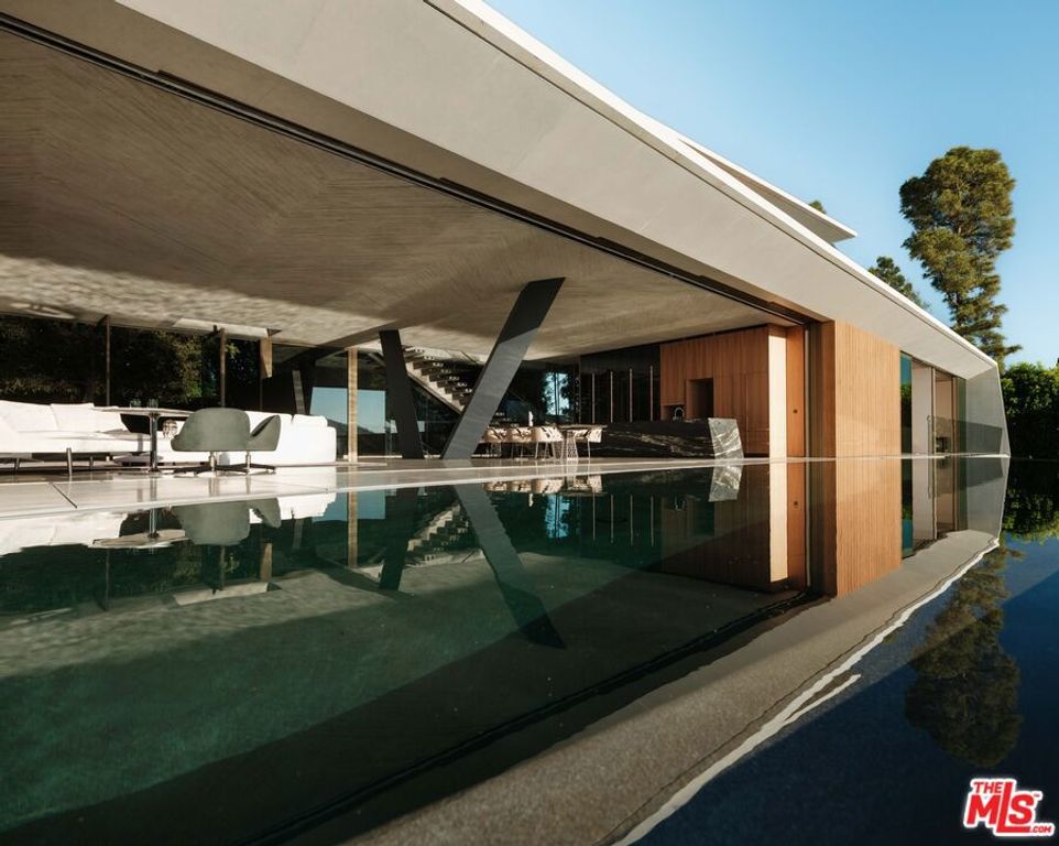 1331 Linda Flora Drive, Los Angeles, CA 90049 — photo 4