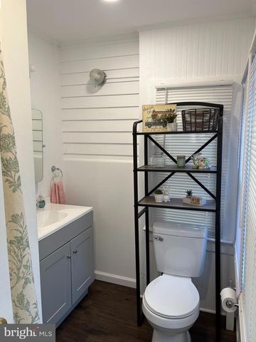 334 BARCLAY ST, Burlington, NJ 08016