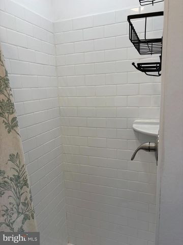 334 BARCLAY ST, Burlington, NJ 08016