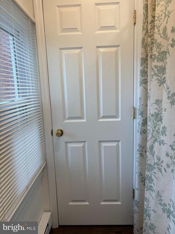 334 BARCLAY ST, Burlington, NJ 08016