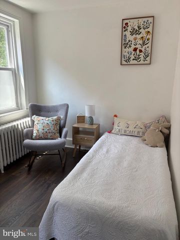 334 BARCLAY ST, Burlington, NJ 08016