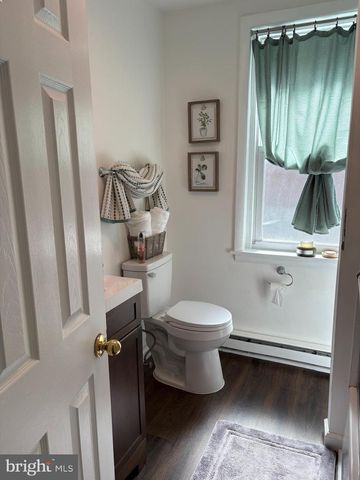 334 BARCLAY ST, Burlington, NJ 08016