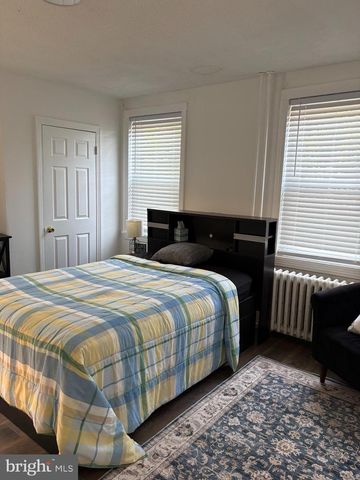 334 BARCLAY ST, Burlington, NJ 08016
