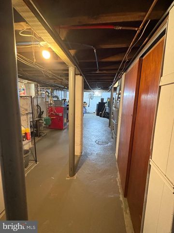 334 BARCLAY ST, Burlington, NJ 08016
