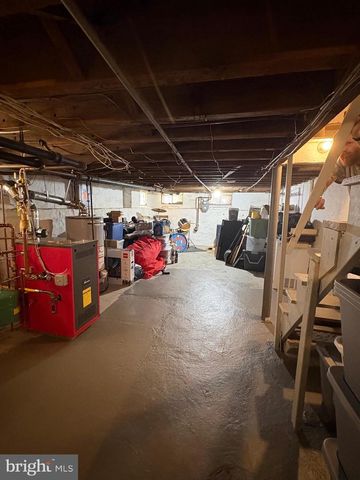 334 BARCLAY ST, Burlington, NJ 08016