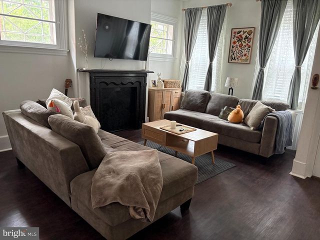 334 BARCLAY ST, Burlington, NJ 08016