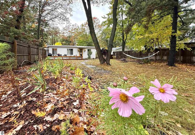 438 Davis Street, Traverse City, MI 49686