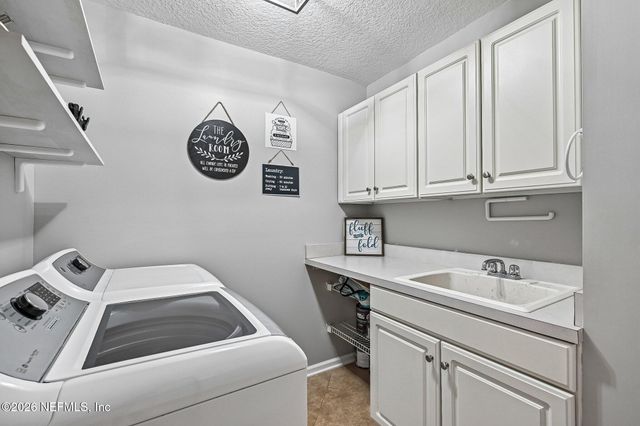 1452 COURSE VIEW Drive, Fleming Island, FL 32003