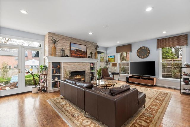 21 Rio Vista, Ladue, MO 63124