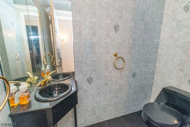 951 N Beverwyck Rd, Parsippany-troy Hills Twp., NJ 07005