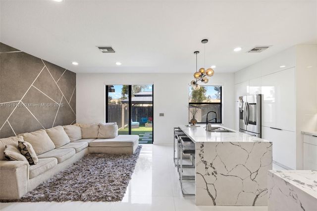 8780 NW 116th Path, Doral, FL 33178