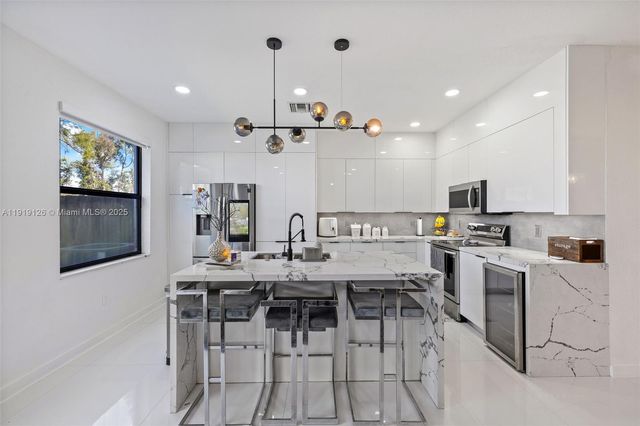 8780 NW 116th Path, Doral, FL 33178