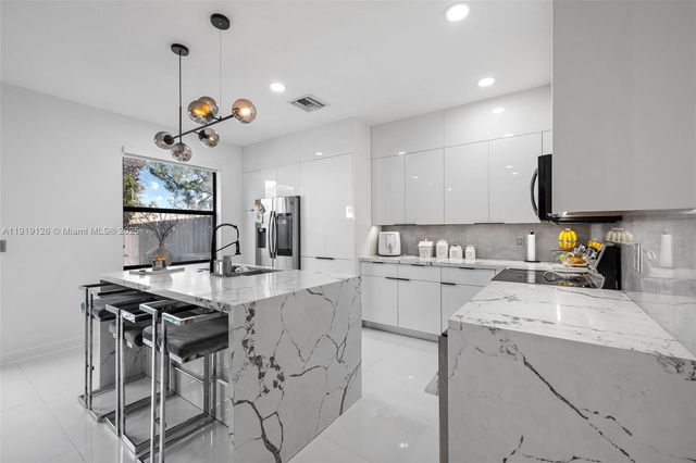 8780 NW 116th Path, Doral, FL 33178