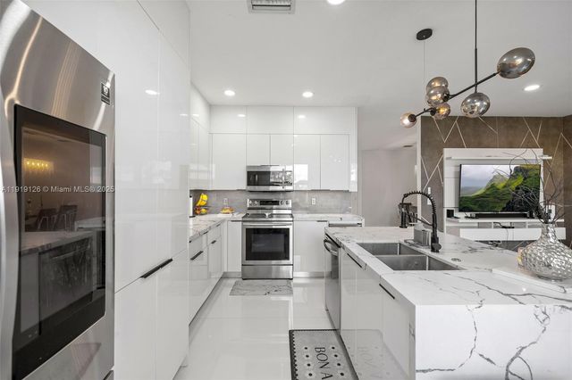 8780 NW 116th Path, Doral, FL 33178