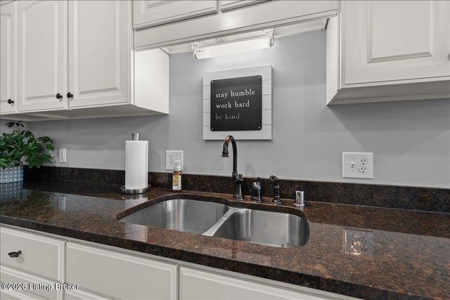 3211 Deer Pointe Pl, Prospect, KY 40059