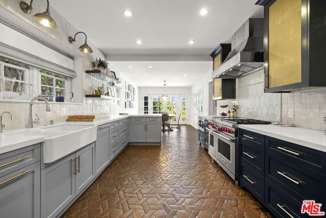 850 Birchwood Drive, Los Angeles, CA 90024