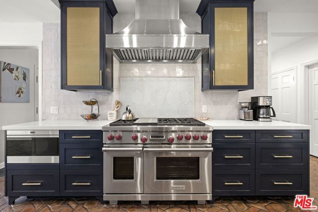 850 Birchwood Drive, Los Angeles, CA 90024