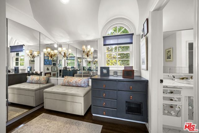 850 Birchwood Drive, Los Angeles, CA 90024