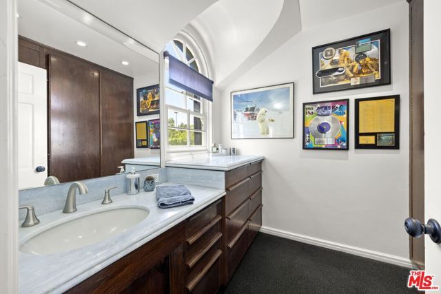 850 Birchwood Drive, Los Angeles, CA 90024