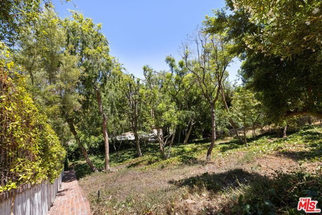 850 Birchwood Drive, Los Angeles, CA 90024