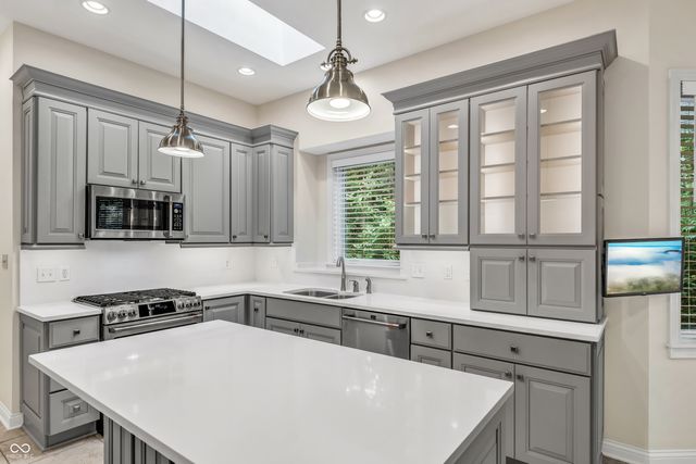 8069 Middle Bay Lane, Indianapolis, IN 46236