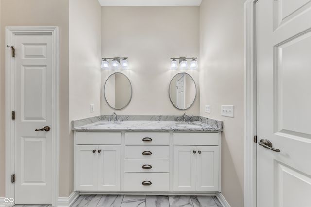 8069 Middle Bay Lane, Indianapolis, IN 46236