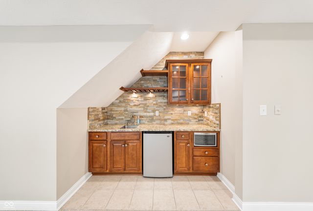 8069 Middle Bay Lane, Indianapolis, IN 46236