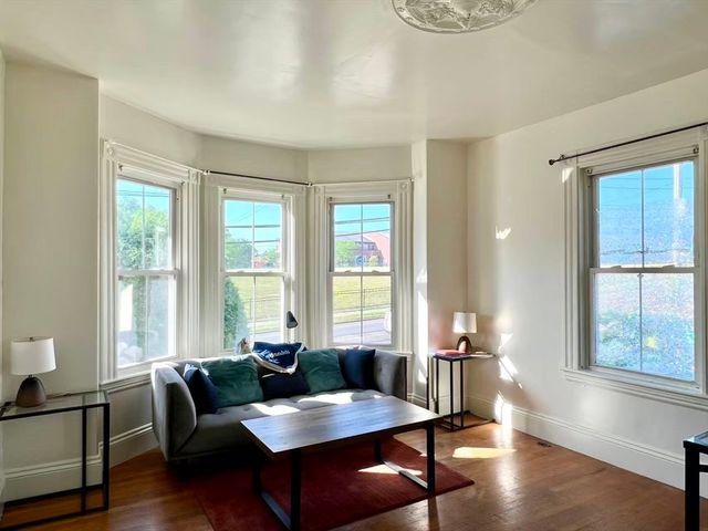 229 South St A, Waltham, MA 02453