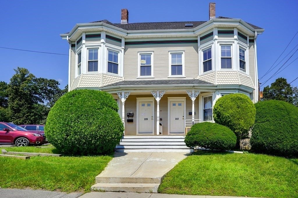 229 South St A, Waltham, MA 02453
